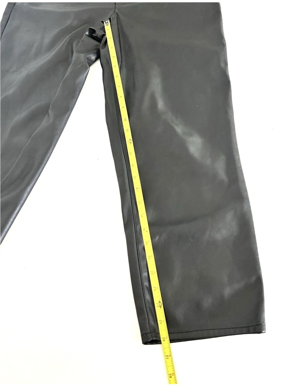 Madewell | The Perfect Vintage Straight Jeans Womens Size 30P Black Faux Leather - Picture 13 of 15